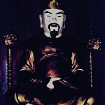 Tượng vua Lê Thánh Tông đội mũ Xung Thiên (chùa Huy Văn)